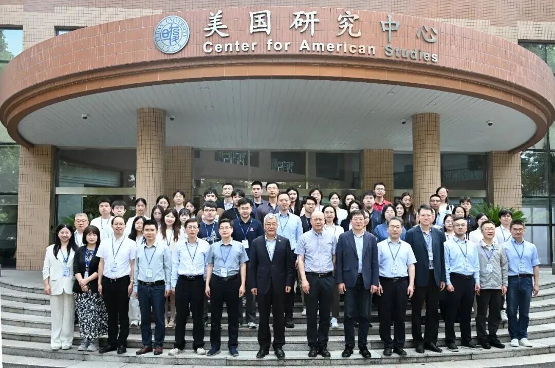 合影.jpg 合影.jpg