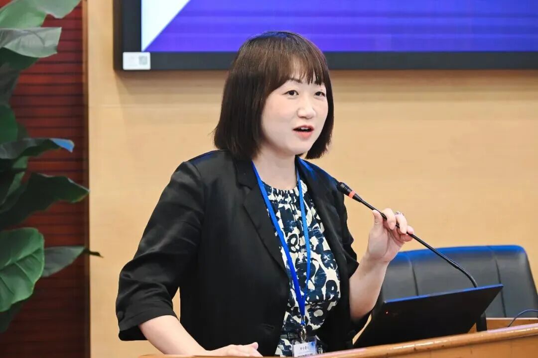 杨娜.jpg 杨娜.jpg