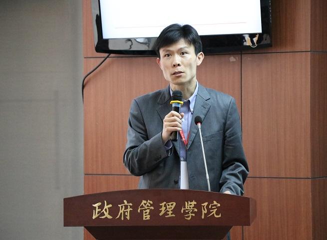 敬?V嘉老师主旨演讲.JPG 敬?V嘉老师主旨演讲.JPG
